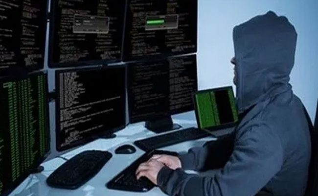 السلطات الأوروبية تحدد هوية 12 عضوًا في عصابة دولية للقرصنة الإلكترونية