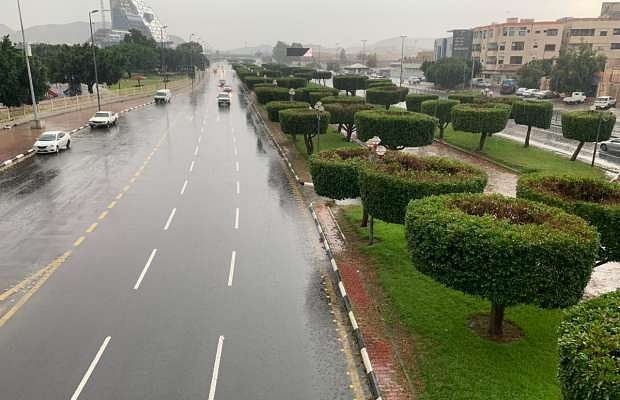 الأرصاد: أمطار وغبار على منطقتي مكة وعسير حتى العاشرة مساءً