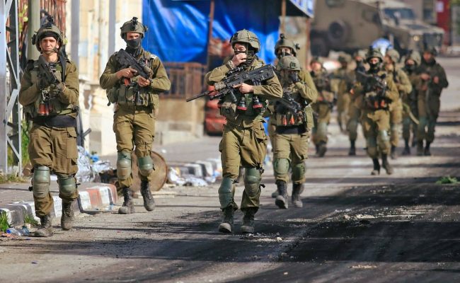 سلطات الاحتلال تعتقل فلسطينيين مشتبه في تنفيذهما هجوم إلعاد