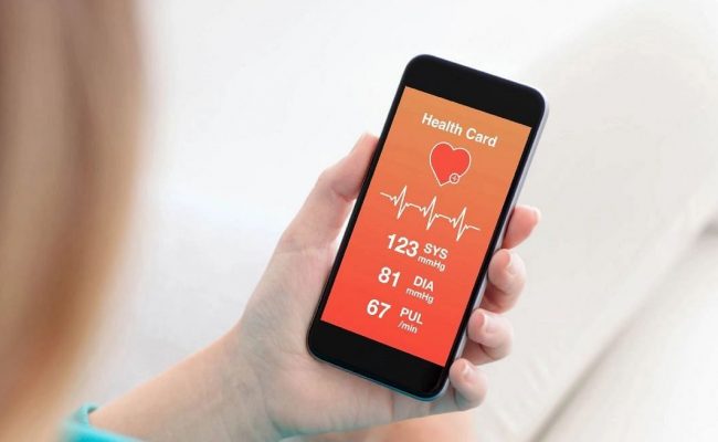 علماء يطورون تقنية جديدة لقياس ضغط الدم بواسطة الهاتف الذكي