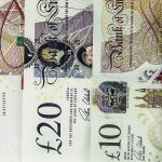 إنجلترا تعلن رفع سعر الفائدة إلى 1%