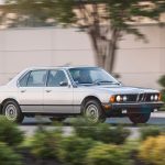 الجيل الأول من BMW الفئة السابعة 
عام ١٩٧٧ ، توفرت بـ 4 محركات كلها i6 من ضمنها