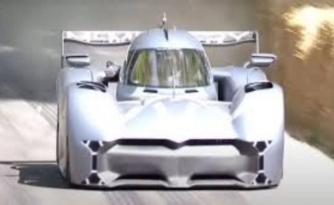 بالفيديو.. سيارة جديدة تكسر الأرقام القياسية للسرعة في مهرجان جودوود