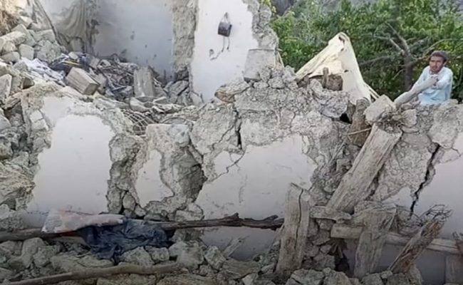 بالفيديو.. سيدة فقدت 19 فرد من أسرتها بسبب زلزال أفغانستان