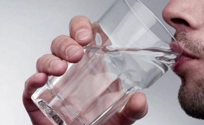 9 فوائد مذهلة.. ماذا يحدث لجسمك لو كانت الماء مشروبك الأساسي لمدة شهر؟