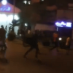 إيرانيون يهاجمون ثكنة عسكرية تابعة للحرس الثوري (فيديو)