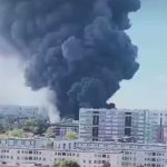اندلاع حريق ضخم في العاصمة الفرنسية ..باريس، ومعلومات متداولة تشير إلى أنه شب في